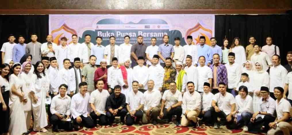 Pj Gubernur Sumsel, Agus Fatoni bersama para pengurus HIPMI Sumsel di Griya Agung, Foto: Humas Pemprov Sumsel.