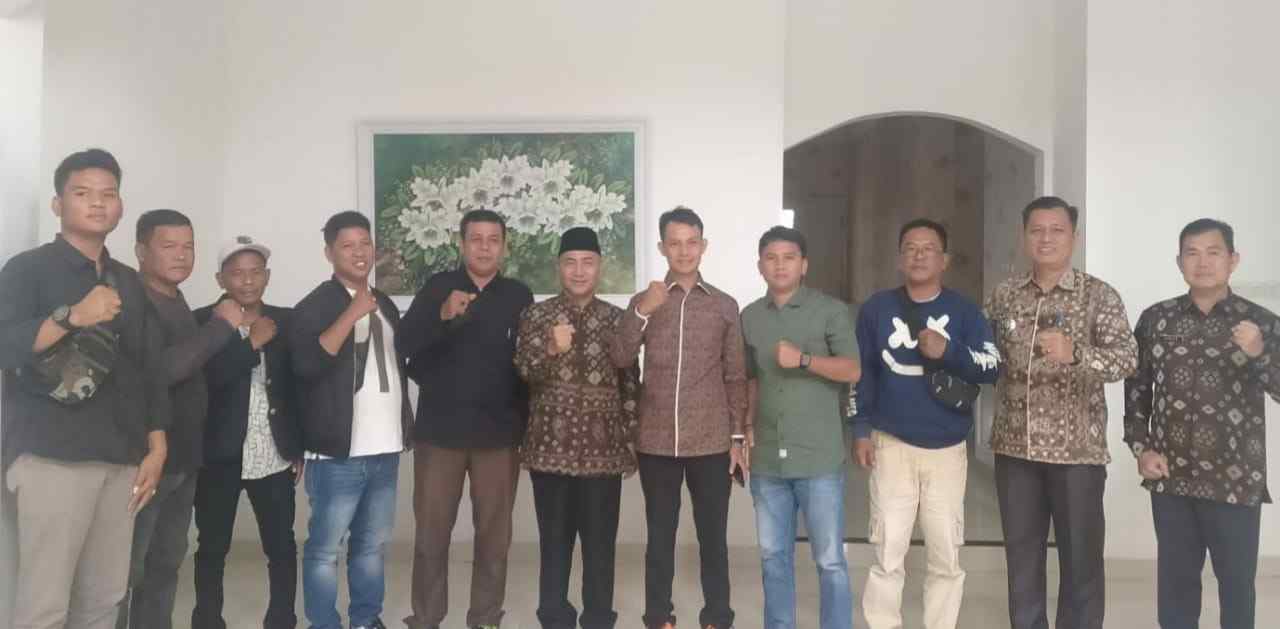 Para pengurus DPW LAN foto bersama Pj Bupati Muba, Apriyadi. Foto: Kominfo Muba.