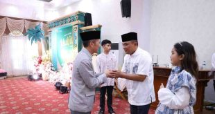 PJ Walikota Palembang, Ratu Dewa menerima kunjungan seluruh elemn masyarakat di rumah dinas walikota, Rabu (10/4/2024). Foto: Kominfo Palembang.