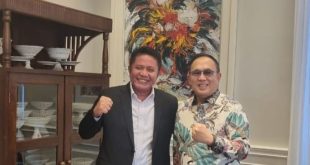 Eddy Santana Putra dan Herman Deru, yang bersilaturrahim di kediaman Herman Deru, Sabtu (13/4/2024). Foto: IST/OJIK.