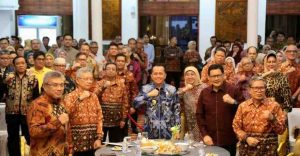 Penjabat Gubernur Sumsel, Agus Fatoni menghadiri kegiatan Gala Dinner 5th Regional Obgyn Sumatera Update (ROSADE) di Griya Agung, Palembang, Sumatera Selatan, Minggu (21/4/2024). Foto: Humas Pemprov Sumsel.