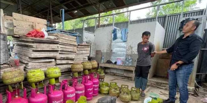 Barang bukti kasus pengoplosan gas elpiji 3 kg. Foto: Sumselheadline/Ela.