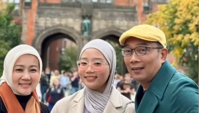 Atalia dan suaminy Ridwan Kami, serta sang putri Camillia Laetitia Azzahra. Foto: IG Ridwankamil.