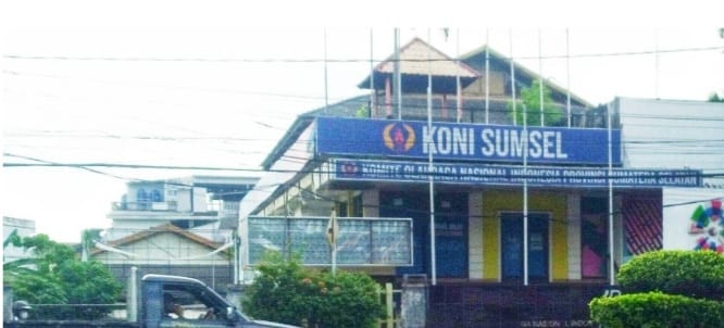 Gedung kantor KONI Sumsel yang tampak sepi. Foto: Sumekekpress.id