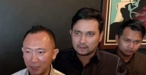 Mantan kuasa hukum korban pelecehan oknum dokter, Redho Junaidi, SH dan Andyka, SH. Foto: Sumselheadline/Ela.