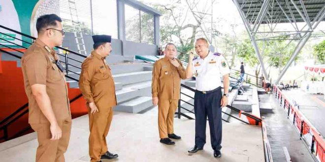 Pj Bupati Muba, Sandi Fahlepi saat meninjau kesiapan lokasi MTQ Sumsel di Stabel Berkuda, Sekayu, Senin (29/4/2024). Foto: Kominfo Muba.