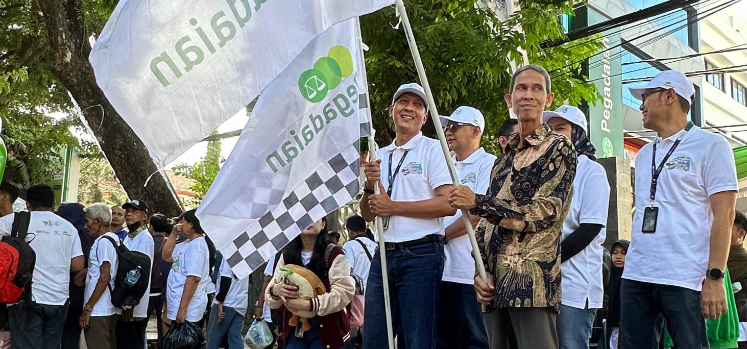 Pelepasan pemudik oleh Pinwil Pegadaian Kanwil III Palembang, Jumat (5/4/2024). Foto: Sumselheadline/Fer.
