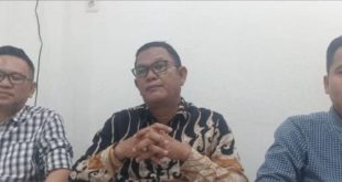 Tim kuasa hukum Aiptu FN, Rizal Syamsul SH MH, Mardiansyah SH MH dan Nofrizal Effendi SH MH. Foto: Sumselheadline/Ela.