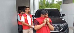 Tiga pimpinan perusahaan ditahan Kejati Sumsel terkait kewajiban perpajakan, Selasa (30/4/2024). Foto: Sumselheadline/Ela.