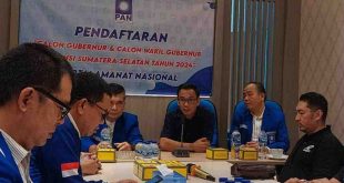 Alfrenzi Panggarbesi, tim pemenangan Herman Deru, mengambil formulir Balongub Sumsel di PAN Sumsel. Foto: Dok PAN Sumsel.