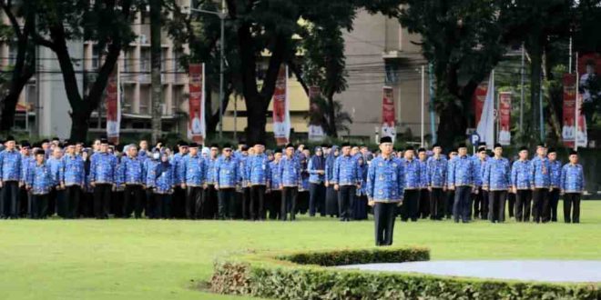 Para pegawai Pemprov Sumsel saat apel bulanan di Lapangan Kantor Gubernur Sumatera Selatan, Palembang, Sumatera Selatan, Rabu (17/4/.2024), Foto: Dok Humas Pemprov Sumsel.