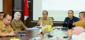 Sekda Provinsi Sumsel S.A Supriono bersama Kepala Organisasi Perangkat Daerah (OPD) ikut pers rilis BPS Sumsel tentang nilai tukar petani Sumsel, Selasa (2/4/2024). Foto: Humas Pemprov Sumsel.