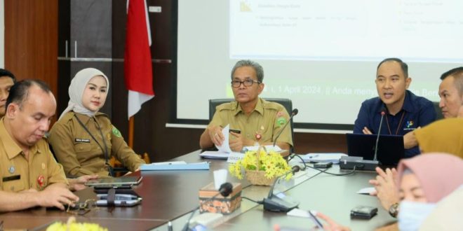 Sekda Provinsi Sumsel S.A Supriono bersama Kepala Organisasi Perangkat Daerah (OPD) ikut pers rilis BPS Sumsel tentang nilai tukar petani Sumsel, Selasa (2/4/2024). Foto: Humas Pemprov Sumsel.