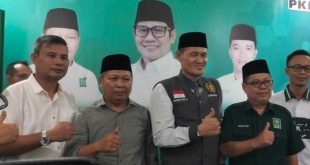 Adward Jaya, tim pemenangan Mawardi Yahya, mengambil formulir di PKB Sumsel, Rabu (24/4/2024). Foto: Sumselheadline/Fer.
