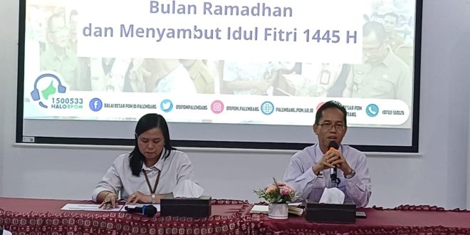 Plt Kepala BBPOM Palembang, Teddy Wirawan saat merilis hasil intensifikasi pangan bulan ramadhan dan Idul Fitri 1445 H, Rabu (3/4/2024). Foto: Sumselheadline/Pitria.