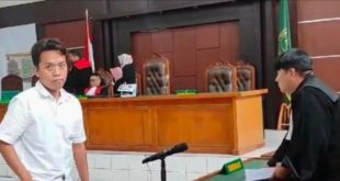 Andri Triono, oknum mantan karyawan BNI Kayuagung, saat menjalani sidang di PN Tipikor Palembang, Rabu (24/4/2024). Foto: Sumselheadline/Ela.