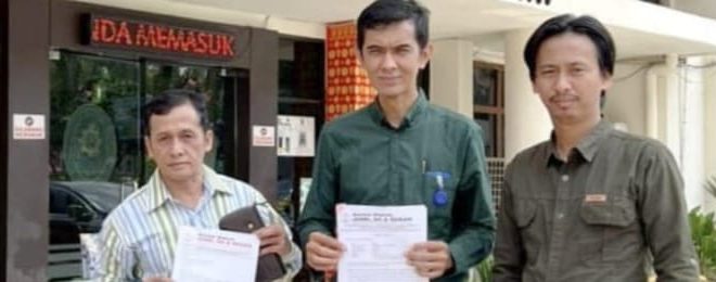 Dua mantan karyawan Zulhepi dan Jerri menggugat PT Tunas Baru Lampung ke PN Palembang, Jumat (5/4/2024). Foto: Sumselheadline/Ela.