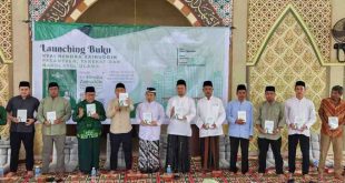 Launching buku biografi Ustaz Hendra Zainuddin, karya Abdul Malik Syafei, Rabu (1/5/2024). Foto: Dok Abdul Malik.