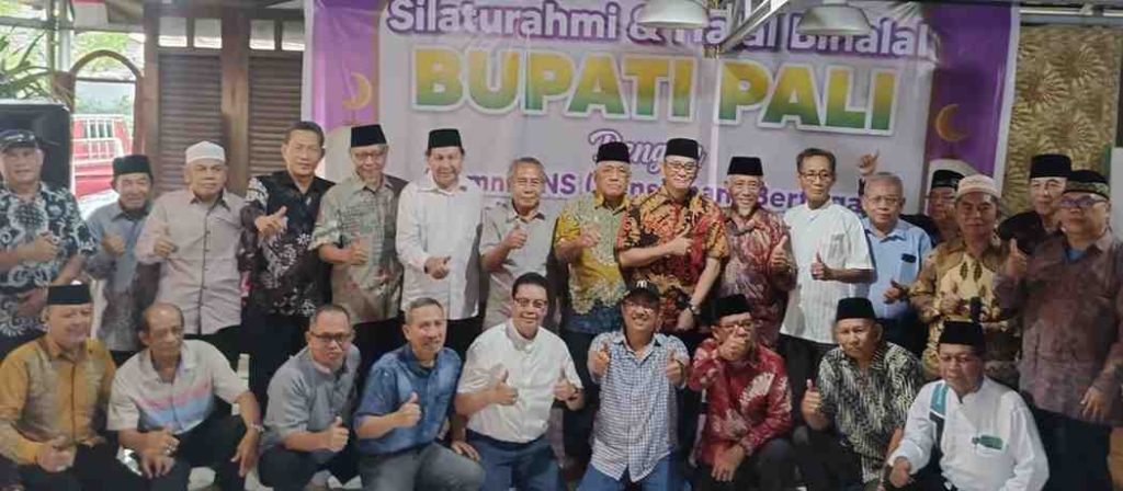 Para pensiunan ASN Kabupaten Muba yang mengeluarkan sikap untuk Pilgub Sumsel, Minggu (12/5/2024). Foto: Sumselheadline/Fer.