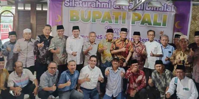 Para pensiunan ASN Kabupaten Muba yang mengeluarkan sikap untuk Pilgub Sumsel, Minggu (12/5/2024). Foto: Sumselheadline/Fer.