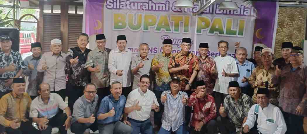 Para pensiunan ASN Kabupaten Muba yang mengeluarkan sikap untuk Pilgub Sumsel, Minggu (12/5/2024). Foto: Sumselheadline/Fer.
