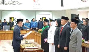 Pj Walikota Palembang, Ratu Dewa melantik sejumlah pejabat eselon 3 dan 4 di ruang Prameswara Pemkot Palembang, Jumat (17/5/2024). Foto: Sumselheadline/Pitria.