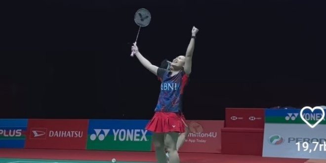 Pitha meluapkan kegembiraanya usai menang atas ganda campuran Denmar di Malaysia Open, Sabtu (25/5/2024). Foto: screenshot IG WBF.