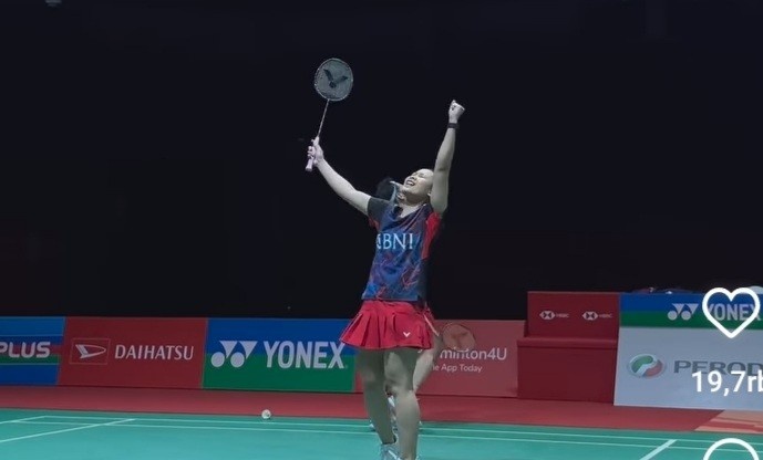Pitha meluapkan kegembiraanya usai menang atas ganda campuran Denmar di Malaysia Open, Sabtu (25/5/2024). Foto: screenshot IG WBF.