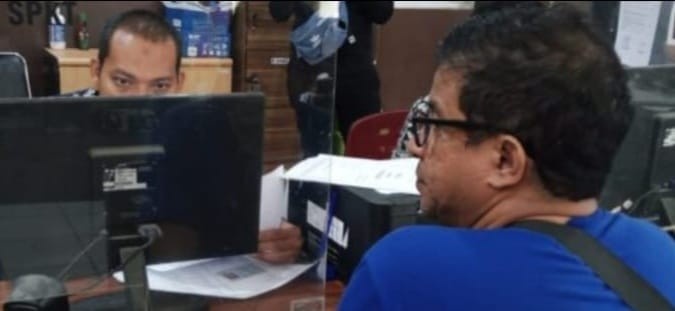 Abdul, warga Palembang, yang melapor ke Porestabes, Rabu (8/5/2024). Foto: Sumselheadline/Ela.