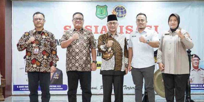 Sekretaris Daerah Muba, Apriyadi Mahmud saat menghadiri Sosialisasi Sertifikat Elektronik di Auditorium Pemkab Muba, Kamis (30/5/2024). Foto: Kominfo Muba.