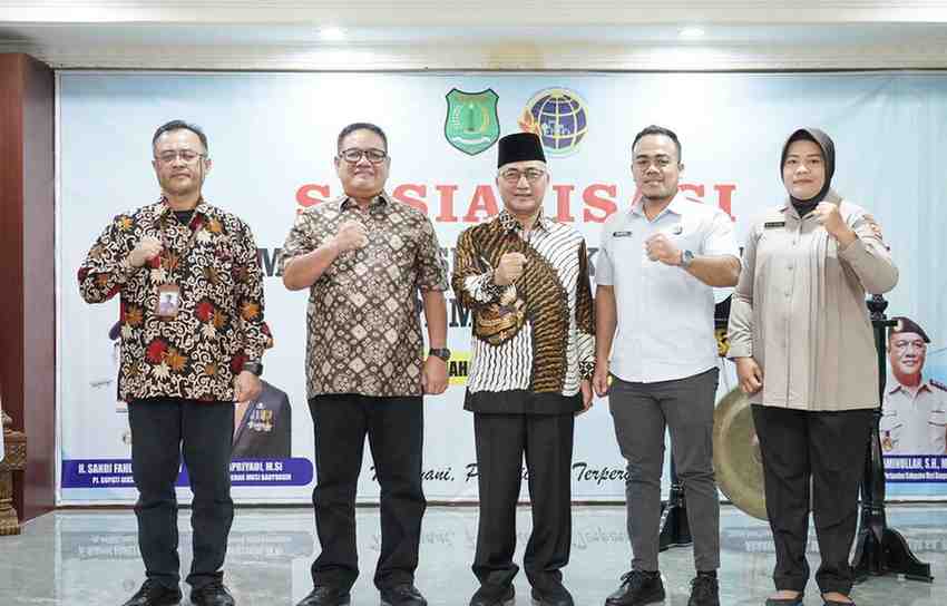 Sekretaris Daerah Muba, Apriyadi Mahmud saat menghadiri Sosialisasi Sertifikat Elektronik di Auditorium Pemkab Muba, Kamis (30/5/2024). Foto: Kominfo Muba.