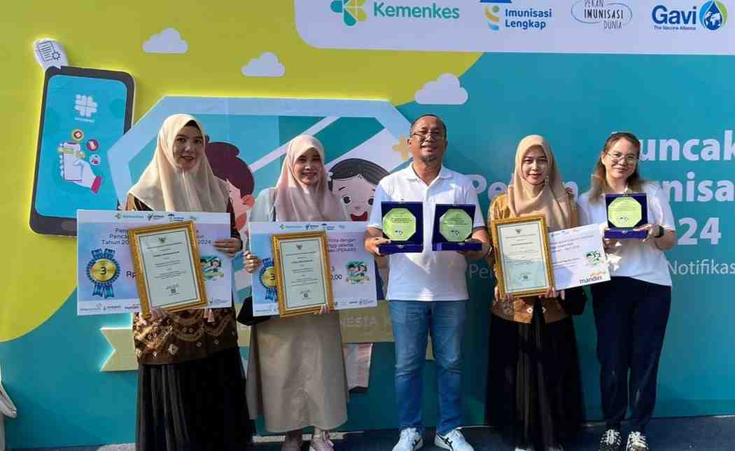 Puncak Pekan Imunisasi, Dinkes Muba boyong tiga penghargaan di Jakarta, Minggu (19/5/2024). Foto: Dok Dinkes Muba.