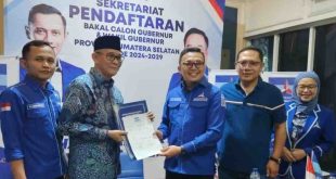Bacagub Sumsel, Heri Amalindo mengambil formulir pendafaran Cagub di Partai Demokrat Sumsel. Foto: Sumselheadline/Fer.