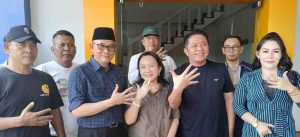 Bacagub Sumsel Heri Amalindo mengambil formulir di Nasdem Sumsel, yang dipimpin Herman Deru yang juga Bacagub Sumsel, Kamis (2/5/2024). Foto: Sumselheadline/Fer.