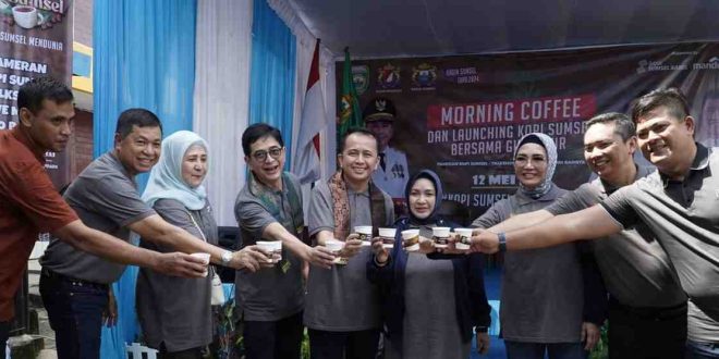 Pj Gubernur Sumsel, Agus Fatoni bersam Ketua Kamar Dagang dan Industri (Kadin) Indonesia Arsjad Rasjid melaunching Kopi Sumsel, Minggu (12/5/2024). Foto: Humas Pemprov Sumsel.