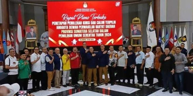 Ketua KPU Sumsel dan perwakilan Parpol saat menghadiri penetapan caleg terpilih DPRD Sumsel di KPU Sumsel, Selasa (28/5/2024). Foto: Dok PKS Sumsel.