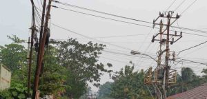 Salah satu titik lampu jalan di Dwikora Palembang yang mati, Jumat (10/5/2024). Foto: Sumselheadline/Pitria.