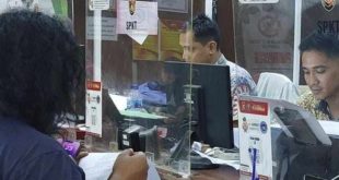 Bayu melapor ke polisi klarena tertipu belanja lewat FB, Selasa (21/5/2024). Foto: Sumselheadline/Ela.