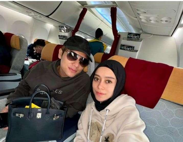 Llesty Kejoran dan suami Rizky Billiar. Foto: IG lestikejora.