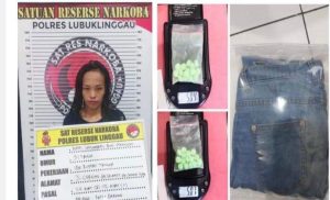 Novi, ibu muda asal Lubuklinggau, ditangkap karena mengedarkan narkoba. Foto: Dok Humas Polres Lubuklinggau.
