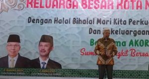 H Mawardi Yahya saat hadir di acara keluarga Kota Negara, Kamis (9/5/2024). Foto: Sumselheadline/Fer.