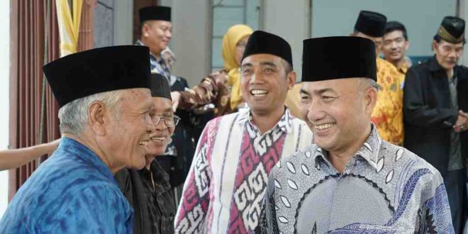 Sekretaris Daerah Muba, Apriyadi Mahmud menghadiri halal bihalal Persatuan dan Kesatuan Masyarakat Presidium Pembentukan Calon Daerah Otonomi Baru Kabupaten Muba Timur. Foto: Kominfo Muba.