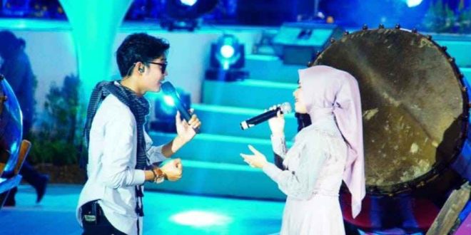 Artis Trisuaka dan Nabila menghibur para peserta MTQ Sumsel di Kota Sekayu, Jumat (3/5/2024). Foto: Kominfo Muba.