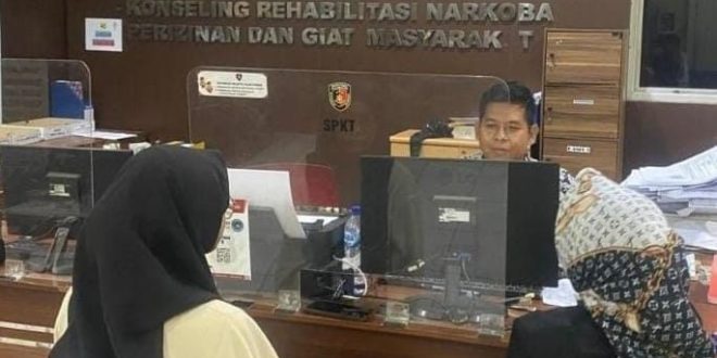 Korban rudakpaksa yang melapor ke Polrestabes oknum pembina pramua sebuah sekolah di Palembang, Selasa (14/5/2024). Foto: Sumselheadline/Ela.