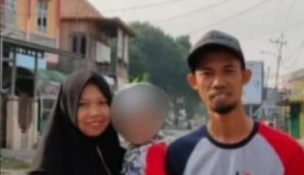 Pasutri yang menipu puluhan pengrajin emas di Ogan Ilir, ditangkap polisi, Jumat (10/5/2024).Foto: Sumselheadline/Ela.