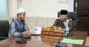 Pimpinan Ponpes Darul Quran Al Madani Pangkalan Jaya, Ustadz H Asfranza Zawawi Lc MA menemui Sekda Muba Apriyadi Mahmud di ruang kerjanya, Kamis (30/5/2024).Foto: Kominfo Muba.