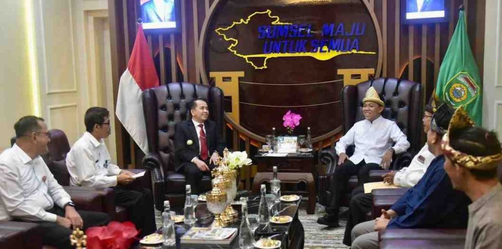 Para pengurus PASKI Sumsel bersilaturrahim ke Pj Gubernur Sumsel, Senin (13/5/2024). Foto: Humas Pemprov Sumsel.