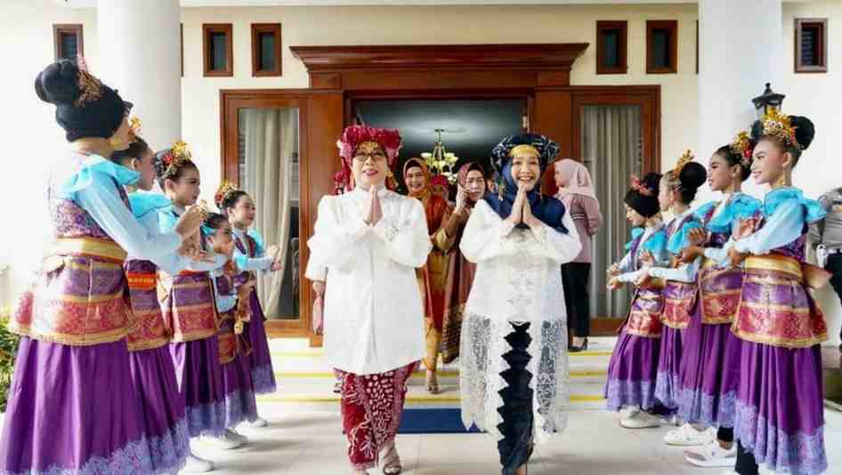 Pj Ketua PKK Sumsel, Tyas Fatoni saat hadir di acara HUT Kartini di Muaraenim, Sabtu (4/5/2024). Foto: Humas Pemprov Sumsel.