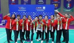Tim Uber Indonsia usai menjadi runner up Uber Cup 2024 di China, Minggu (5/5/2024). Foto: IG PBSI (badminton-ina).