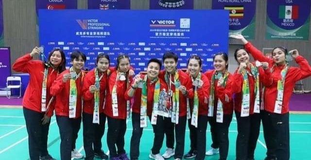 Tim Uber Indonsia usai menjadi runner up Uber Cup 2024 di China, Minggu (5/5/2024). Foto: IG PBSI (badminton-ina).